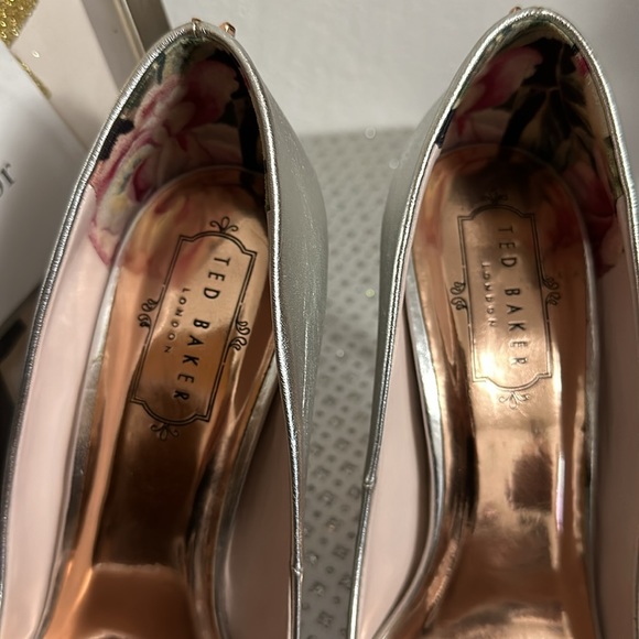 Ted Baker Silver Metallic Heels with Rose Gold Accents on Bow - Picture 7 of 13